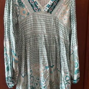 Easel Green and Cream Patterned Tunic Top